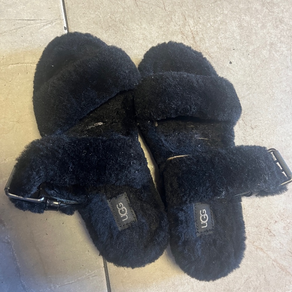 UGG Women's Black Fuzzy Slippers